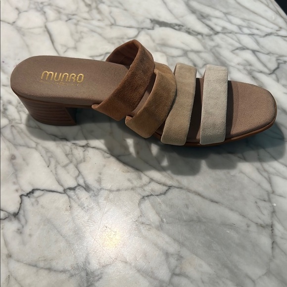 Munro Tan and Cream Heels with Low Heel Design - Picture 1 of 2